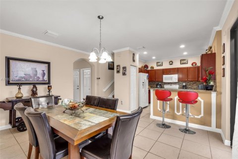 Adosado en venta en Miami, Florida, 3 dormitorios, 154.78 m2 № 1986113 - foto 8