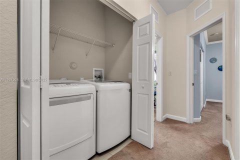 Adosado en venta en Miami, Florida, 3 dormitorios, 154.78 m2 № 1986113 - foto 14