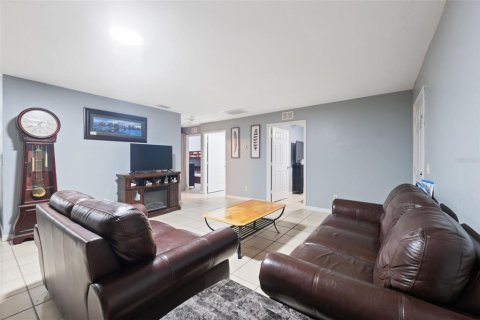 Immobilier commercial à vendre à Zephyrhills, Floride: 188.59 m2 № 1906434 - photo 9