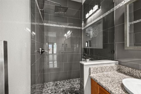 Townhouse in Tampa, Florida 3 bedrooms, 149.11 sq.m. № 1824485 - photo 24