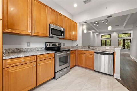 Townhouse in Tampa, Florida 3 bedrooms, 149.11 sq.m. № 1824485 - photo 6