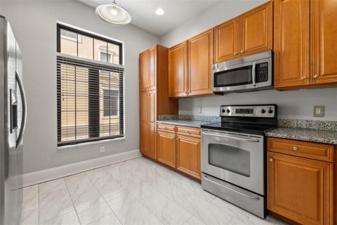 Townhouse in Tampa, Florida 3 bedrooms, 149.11 sq.m. № 1824485 - photo 5