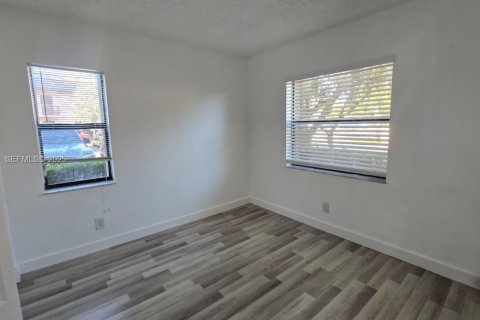 Condo in Pembroke Pines, Florida, 2 bedrooms  № 1924358 - photo 20