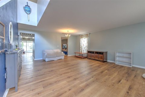 House in Eagle Lake, Florida 4 bedrooms, 283.35 sq.m. № 1901483 - photo 8