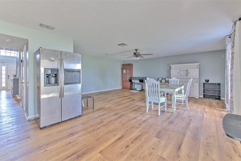 House in Eagle Lake, Florida 4 bedrooms, 283.35 sq.m. № 1901483 - photo 7