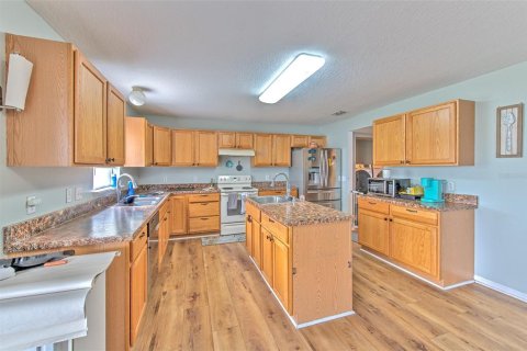 House in Eagle Lake, Florida 4 bedrooms, 283.35 sq.m. № 1901483 - photo 5