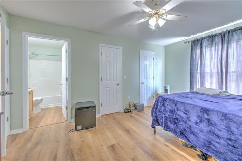 House in Eagle Lake, Florida 4 bedrooms, 283.35 sq.m. № 1901483 - photo 30