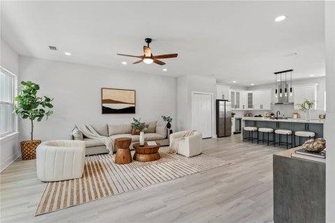 Adosado en venta en Tampa, Florida, 4 dormitorios, 189.33 m2 № 1851410 - foto 13
