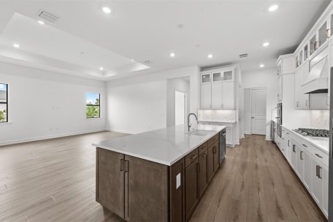 House in Lakewood Ranch, Florida 3 bedrooms, 260.87 sq.m. № 1887011 - photo 12