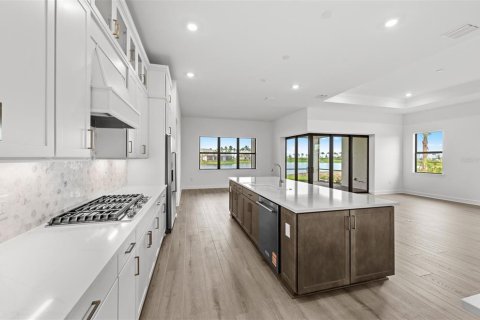 House in Lakewood Ranch, Florida 3 bedrooms, 260.87 sq.m. № 1887011 - photo 13