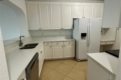 Снять в аренду кондоминиум в Дорал, Флорида 4 спальни, 181.16м2, № 1948501 - фото 30