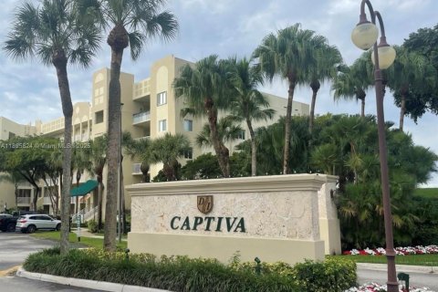 Снять в аренду кондоминиум в Дорал, Флорида 4 спальни, 181.16м2, № 1948501 - фото 1