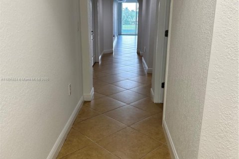 Снять в аренду кондоминиум в Дорал, Флорида 4 спальни, 181.16м2, № 1948501 - фото 13