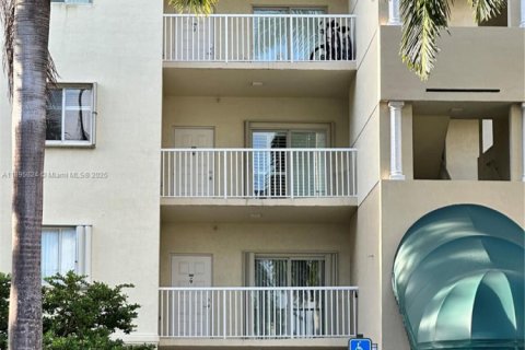 Снять в аренду кондоминиум в Дорал, Флорида 4 спальни, 181.16м2, № 1948501 - фото 7