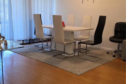 Copropriété à louer à Miami, Floride: 3 chambres, 130.06 m2 № 2049293 - photo 4