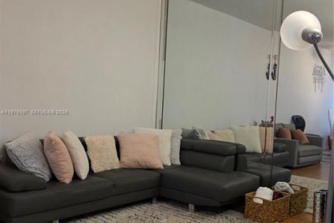 Copropriété à louer à Miami, Floride: 3 chambres, 130.06 m2 № 2049293 - photo 5