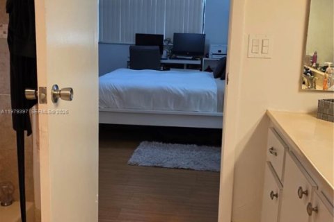 Copropriété à louer à Miami, Floride: 3 chambres, 130.06 m2 № 2049293 - photo 11