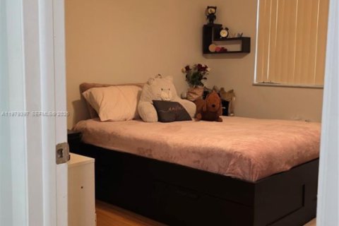 Copropriété à louer à Miami, Floride: 3 chambres, 130.06 m2 № 2049293 - photo 15