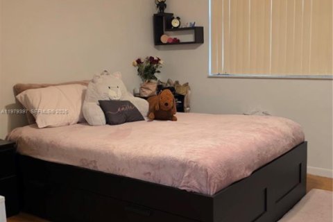 Copropriété à louer à Miami, Floride: 3 chambres, 130.06 m2 № 2049293 - photo 17