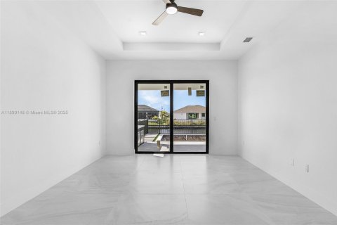 Casa en venta en Cape Coral, Florida, 4 dormitorios № 1951073 - foto 16