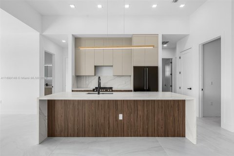 Casa en venta en Cape Coral, Florida, 4 dormitorios № 1951073 - foto 8