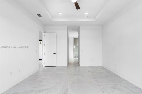 Casa en venta en Cape Coral, Florida, 4 dormitorios № 1951073 - foto 13