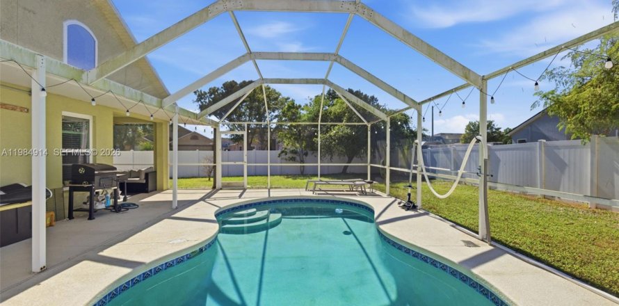 Дом в Тампа, Флорида 7 комнат № 2047095