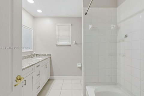 Купить виллу или дом в Тампа, Флорида 7 комнат, № 2047095 - фото 19