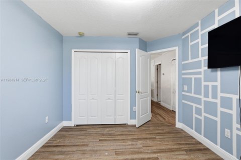 Купить виллу или дом в Тампа, Флорида 7 комнат, № 2047095 - фото 17