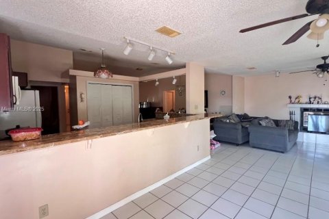 Villa ou maison à vendre à Port St. Lucie, Floride: 3 chambres, 172.61 m2 № 2013344 - photo 19