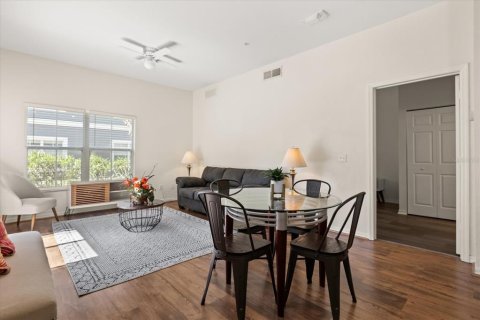 Condominio en venta en Kissimmee, Florida, 4 dormitorios, 136.57 m2 № 1723970 - foto 17