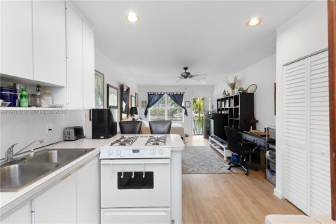 Copropriété à louer à Miami Beach, Floride: 37.16 m2 № 2044569 - photo 6