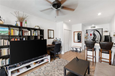 Copropriété à louer à Miami Beach, Floride: 37.16 m2 № 2044569 - photo 3