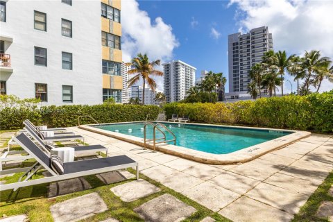 Copropriété à louer à Miami Beach, Floride: 37.16 m2 № 2044569 - photo 22