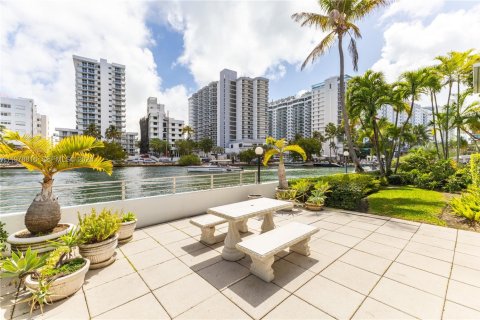 Copropriété à louer à Miami Beach, Floride: 37.16 m2 № 2044569 - photo 19