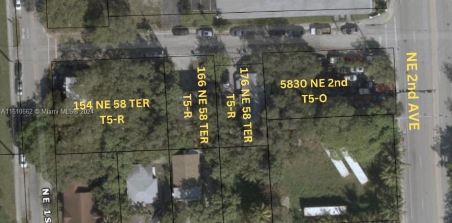 Commercial property in Miami, Florida № 1709935
