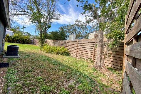 Villa ou maison à louer à Sarasota, Floride: 3 chambres, 118.54 m2 № 2388678 - photo 27