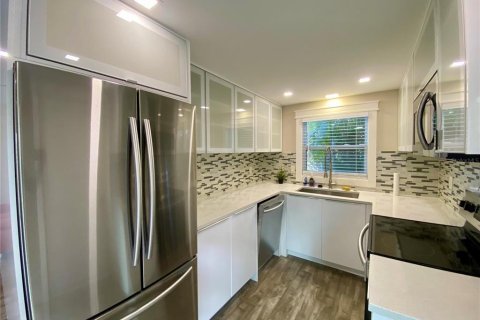 Villa ou maison à louer à Sarasota, Floride: 3 chambres, 118.54 m2 № 2388678 - photo 9