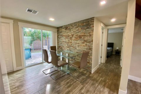 Villa ou maison à louer à Sarasota, Floride: 3 chambres, 118.54 m2 № 2388678 - photo 6