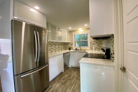 Villa ou maison à louer à Sarasota, Floride: 3 chambres, 118.54 m2 № 2388678 - photo 8