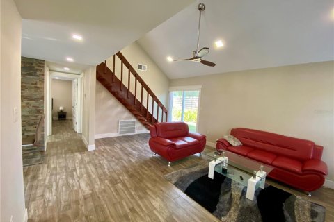 Villa ou maison à louer à Sarasota, Floride: 3 chambres, 118.54 m2 № 2388678 - photo 4