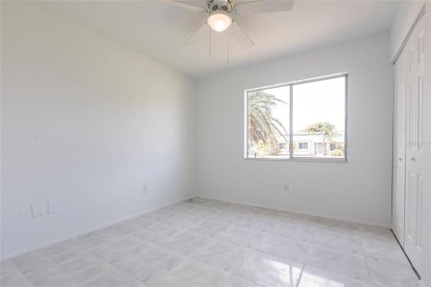 House in North Port, Florida 3 bedrooms, 122.54 sq.m. № 1901040 - photo 22
