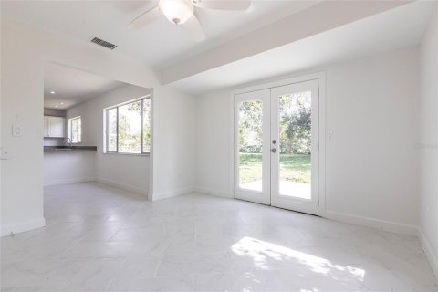 House in North Port, Florida 3 bedrooms, 122.54 sq.m. № 1901040 - photo 16