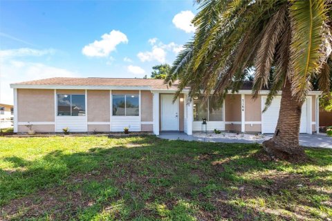 House in North Port, Florida 3 bedrooms, 122.54 sq.m. № 1901040 - photo 3
