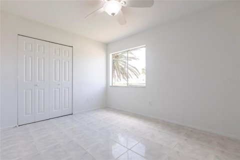 House in North Port, Florida 3 bedrooms, 122.54 sq.m. № 1901040 - photo 19