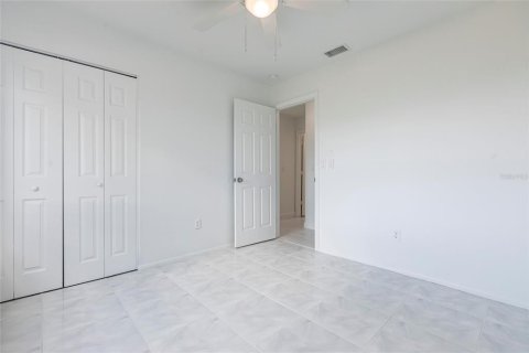 House in North Port, Florida 3 bedrooms, 122.54 sq.m. № 1901040 - photo 24