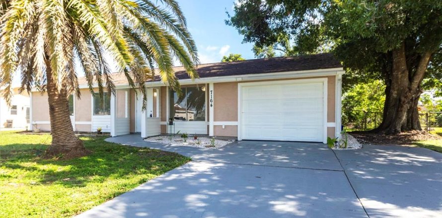 Casa en North Port, Florida 3 dormitorios, 122.54 m2 № 1901040
