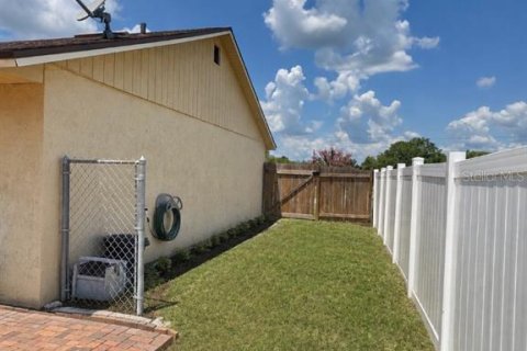 House in Deltona, Florida 3 bedrooms, 144 sq.m. № 2313447 - photo 26