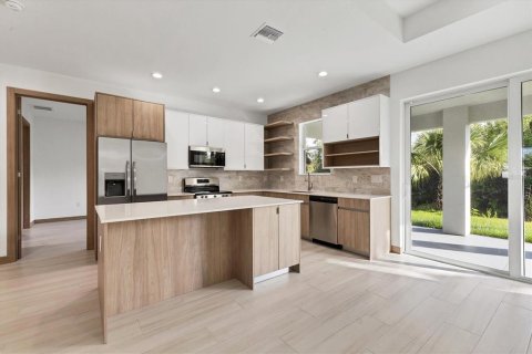 House in Rotonda, Florida 3 bedrooms, 139.45 sq.m. № 1798216 - photo 10