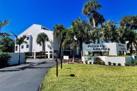 Condo in Englewood, Florida, 2 bedrooms  № 2431092 - photo 2
